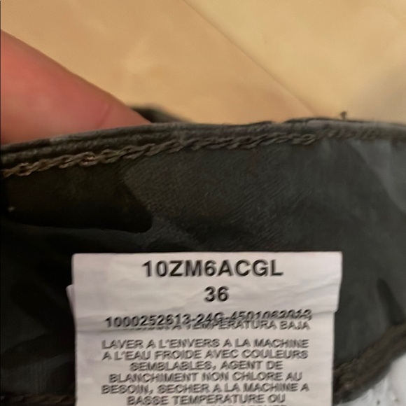 ©️Wrangler Authentics™️ Camouflage Cargo Shorts size 36w NWoT - Picture 4 of 4